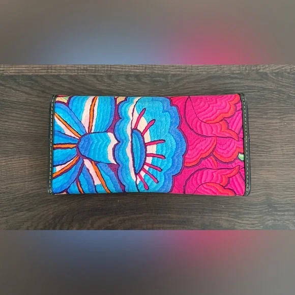 Pineda Covalin Designer Wallet – Multicolor | Silk & Leather 🌺 - Picture 2 of 6